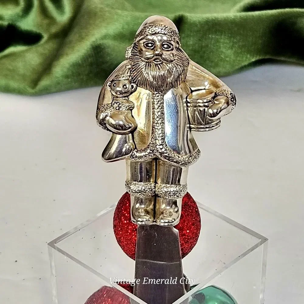Vtg Silver 3D Santa Clause Holiday Knife Stainless Steel Butter Spreader Silver